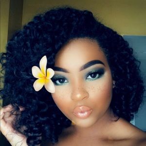 Meet your Posher, Mia